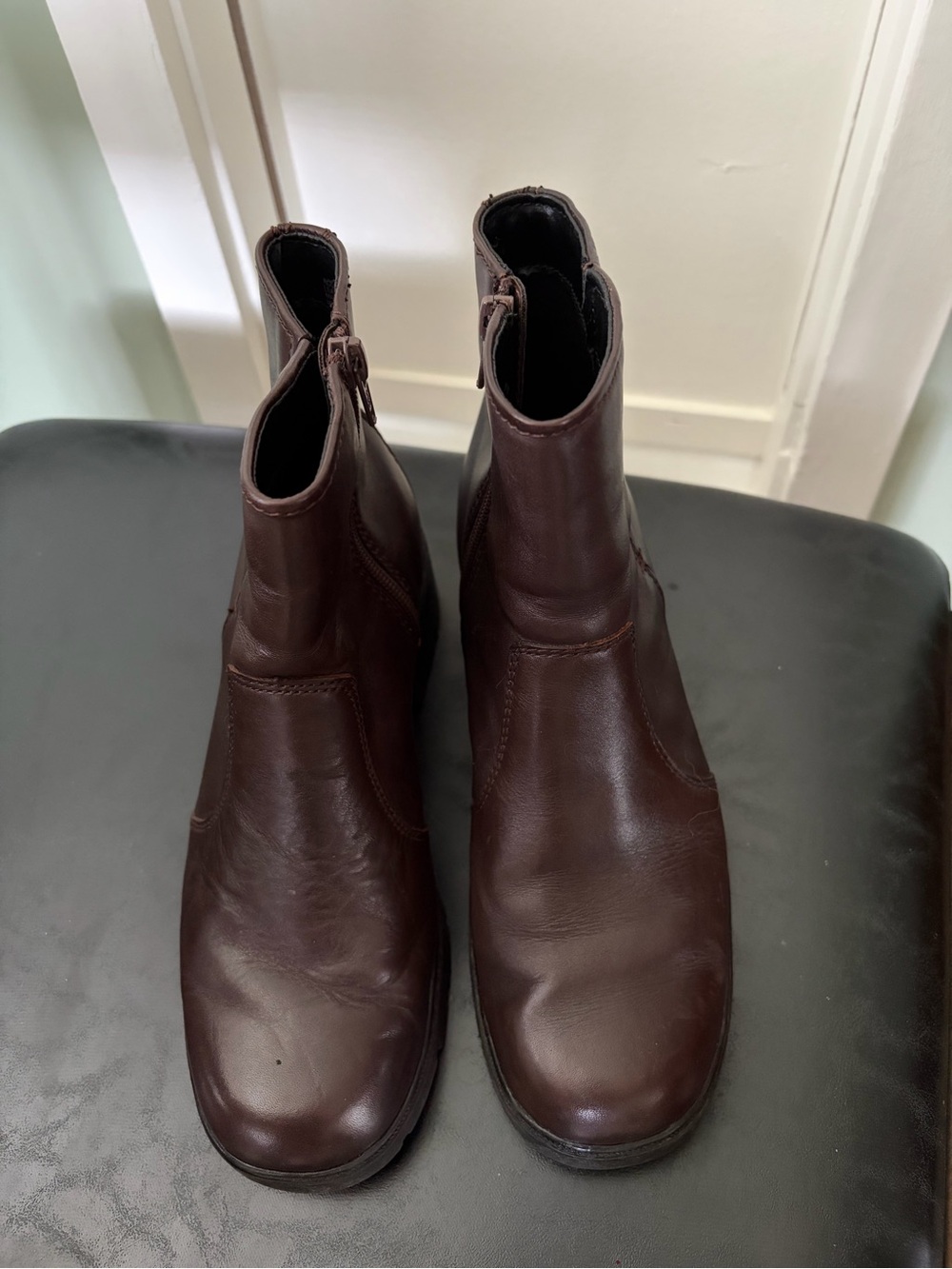 High Sierra Women's Size 7.5 Brown Rockin Leather Upper Balance Ankle Zip Boots